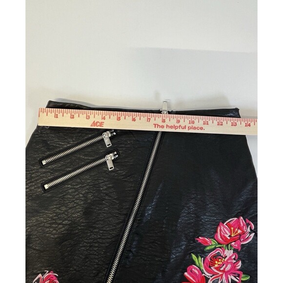 Divided Womens Black Faux Leather Mini Skirt W/ Rose Embroidery . Zippered Front - Picture 5 of 9